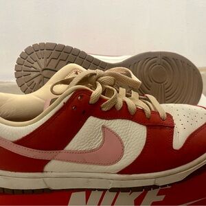 Only wore a few times. Women’s True Size 9. Nike special edition.